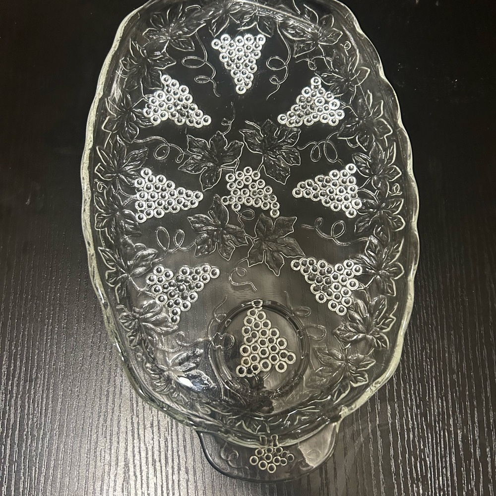 🎁FREE GIFT🎁 ANCHOR HOCKING vintage Pressed Glass Grapes wine Charcuterie Plate